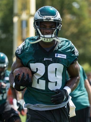 DeMarco Murray ha tomado parte en el campo con sus compañeros de equipo, checa las mejores imágenes del corredor durante el training camp vistiendo el jersey de los Philadelphia Eagles (AP-NFL).
