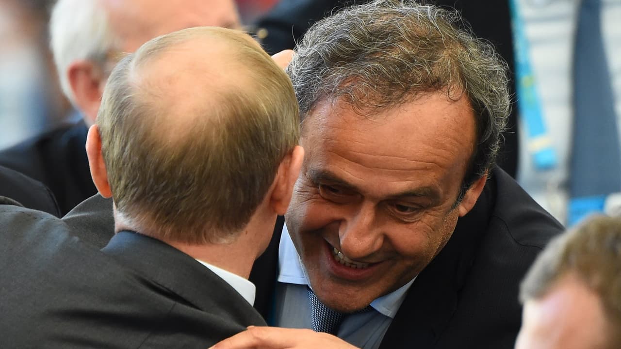 Michel Platini pide a Vladimir Putin detener la guerra con Ucrania