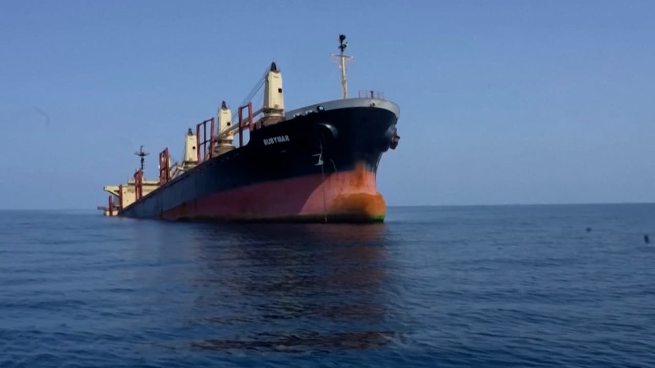 Un ataque hutí hunde un buque con 22,000 toneladas de fertilizante en el Mar Rojo