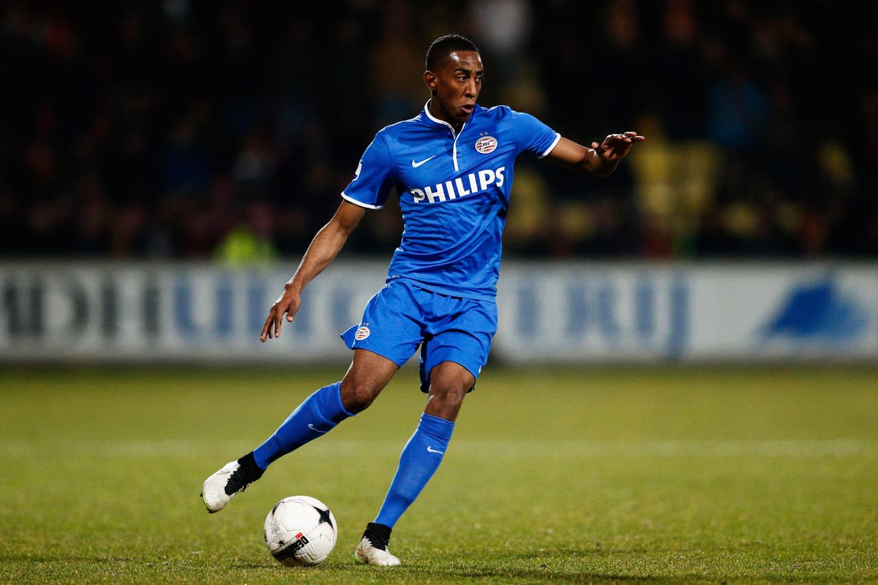 Moreno competirá con Bruma y Brenet principalmente en la defensa central del PSV, el estilo de juego y aptitudes del mexicano lo perfilan para ser titular con el equipo holandés.