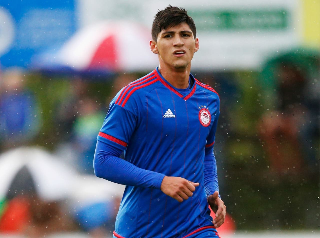 Alan Pulido, tras un breve paso por el Levadiacos el atacante ex de Tigres llegó a uno de los grandes del balompié griego como lo es el Olympiacos con el reto de responder a la confianza depositada por el club rojiblanco.