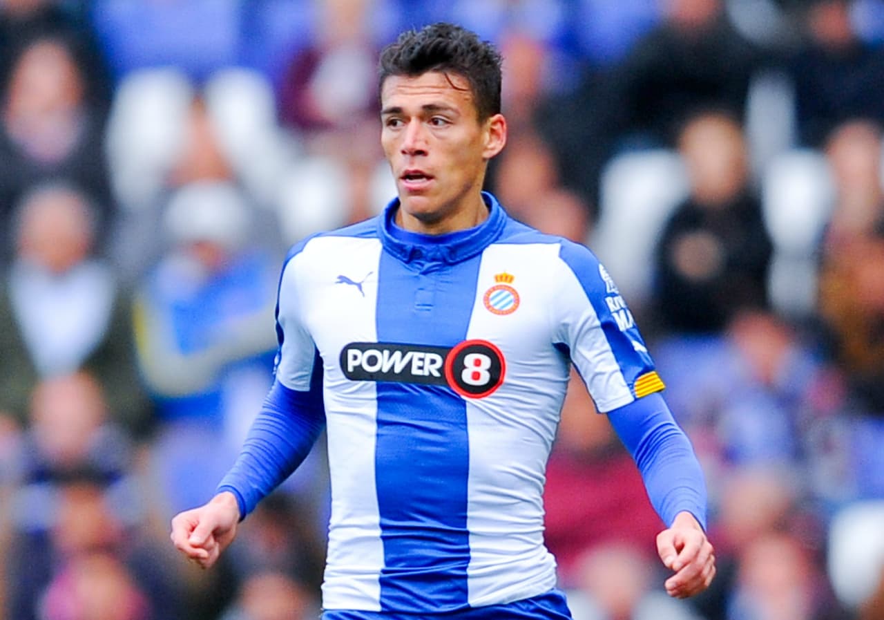 Héctor Moreno, tras un paso de 4 años con el Espanyol, el defensor mexicano vuelve a la Eredivisie con uno de los grandes como lo es el PSV Eindhoven esperando ayudar al equipo a seguir manteniendo el ritmo de campeonatos y éxitos.