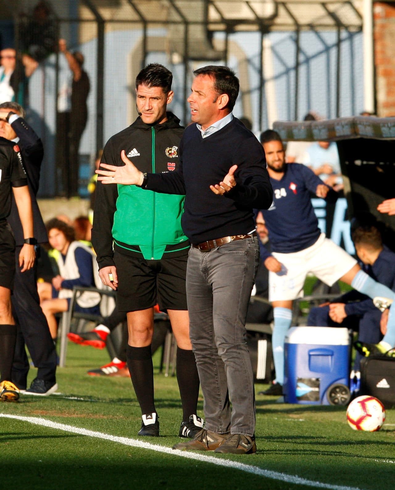 GRAF2732. VIGO (PONTEVEDRA), 30/03/2019.- El entrenador del Villarreal, Javier Calleja, vio con impotencia cómo su equipo cedía el balón y con ello el control del juego al Celta.