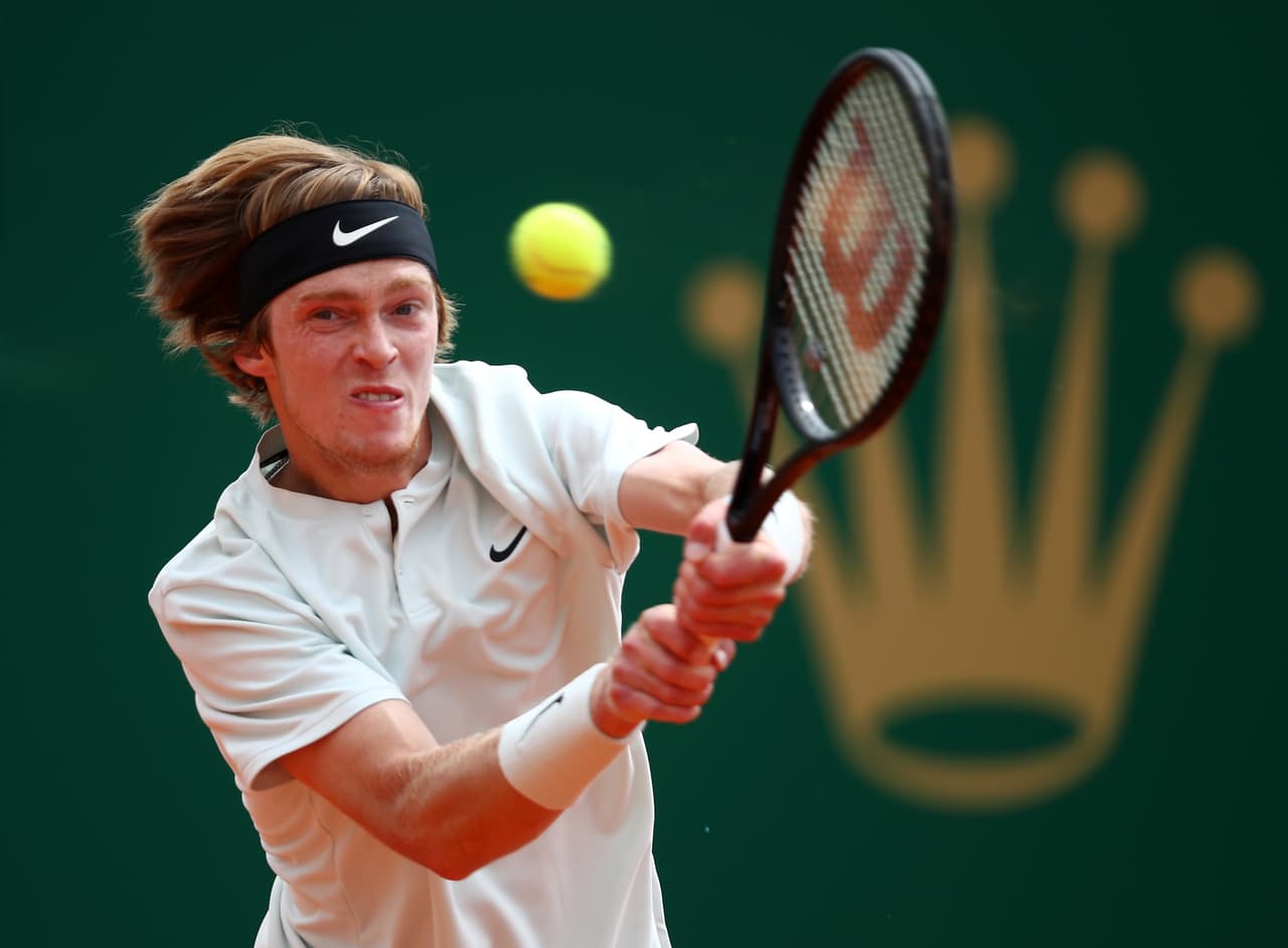 El canadiense Andrey Rublev se vio sorprendido y se despidió muy pronto del torneo.