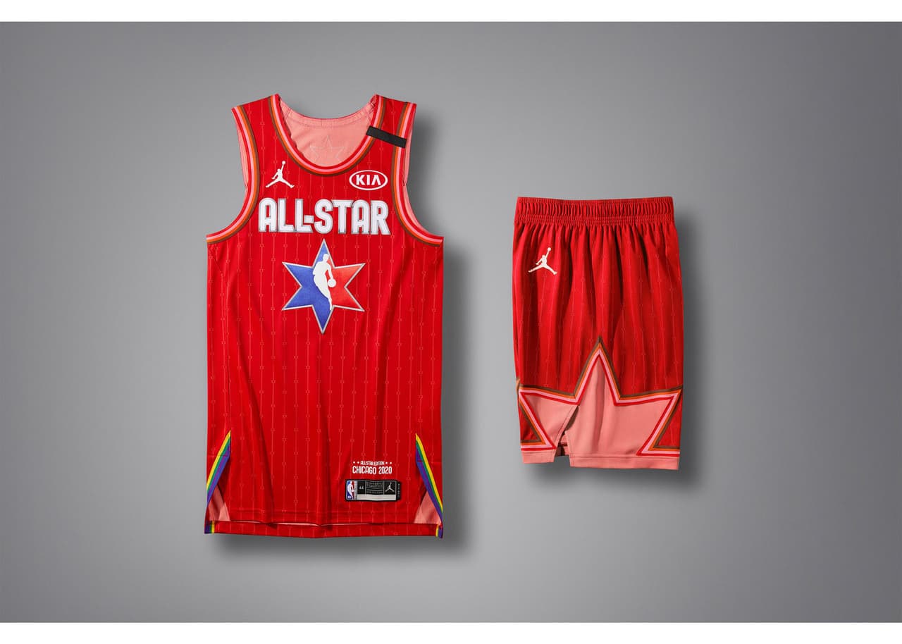 <b>Juego All-Star</b>
<br>Estas playeras representan la estrella con seis puntas de la estrella de Chicago que se encuentra en la bandera, junto con una ‘actitud de los 90’, usado por los Chicago Bulls.