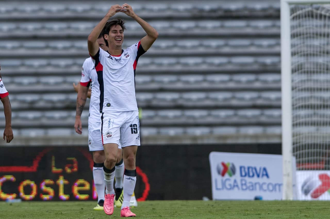 Mauro Lainez deberá pesar en el centro del campo de México. El hermano mayor de Diego recientemente llegó a Xolos y buscará ayudar con asistencias y goles a conseguir la medalla de oro.