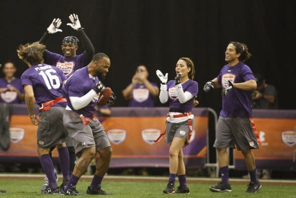 La Conferencia Nacional se impuso a la Conferencia Americana en el Tazón Latino IX y Hristo Stoichkov, para sorpresa de todos, fue reconocido como el MVP del juego, disfruta aquí de las mejores imágenes (Foto: Mario Castillo).