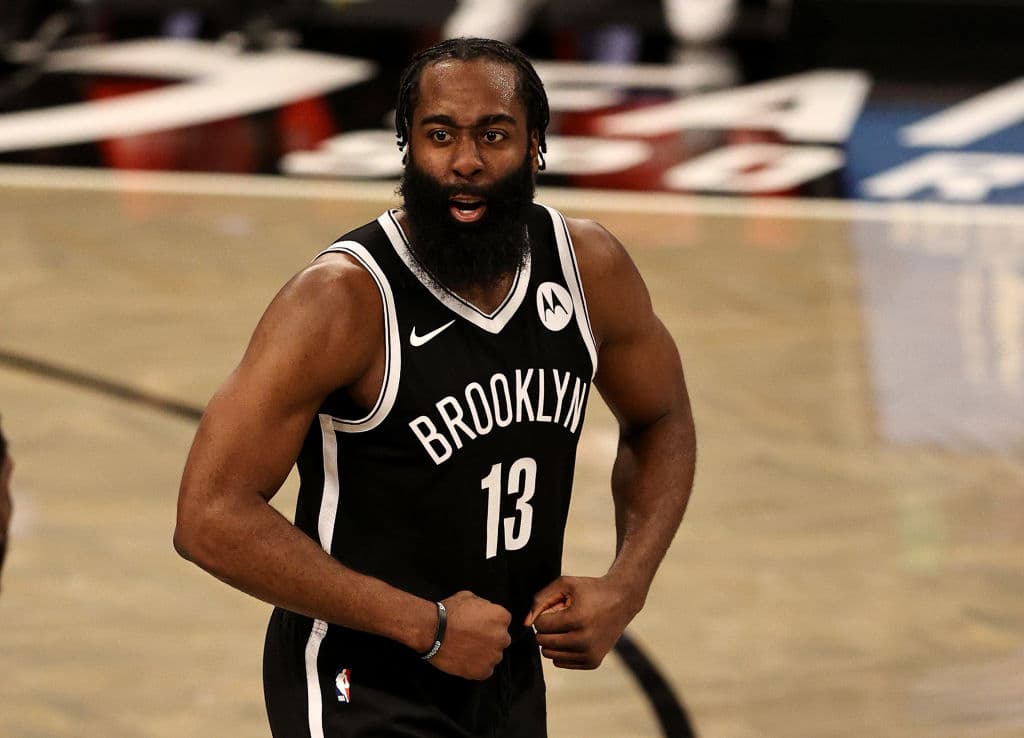 Los Brooklyn Nets ganan de la mano de Harden y Durant