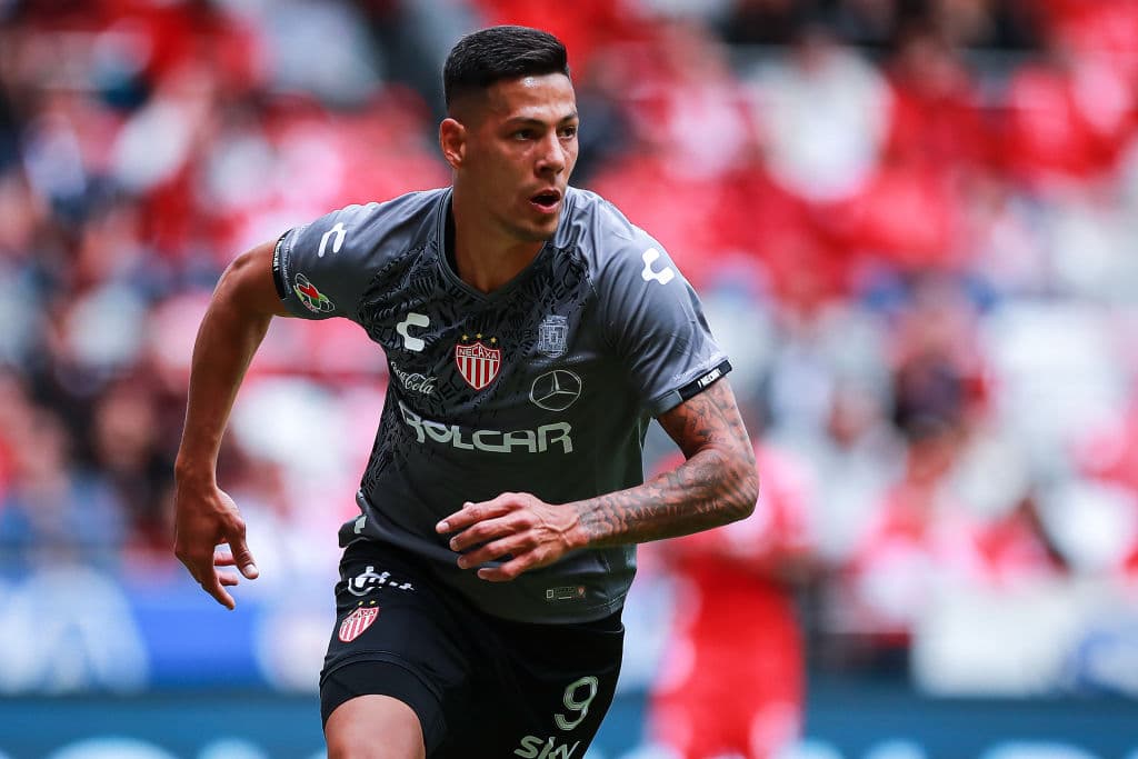 En un partido de volteretas, el Necaxa derrota a domicilio al Toluca 2-3 en un juego entretenido con gol de penal de Mauro Quiroga en el tiempo agregado.