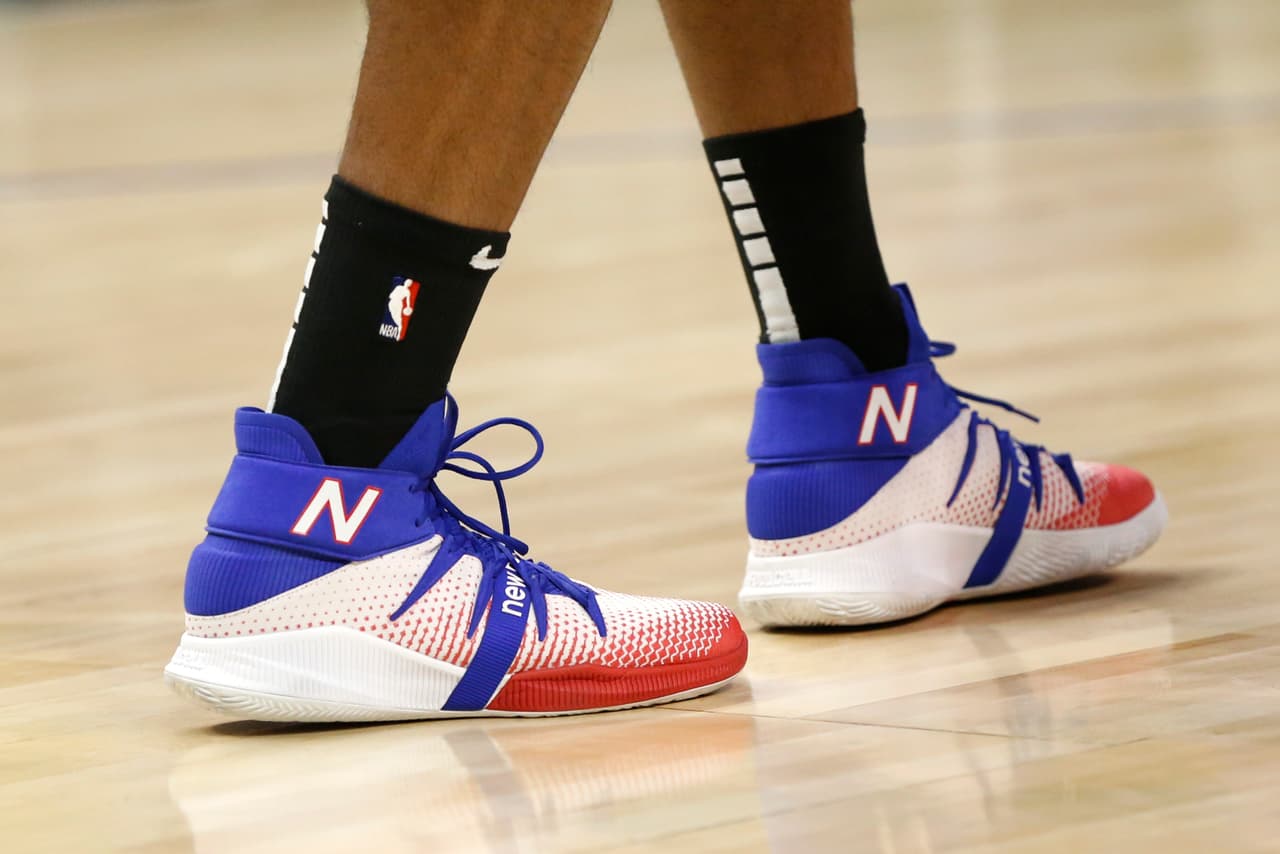 Los tenis usados por Kawhi Leonard #2 de Los Angeles Clippers.