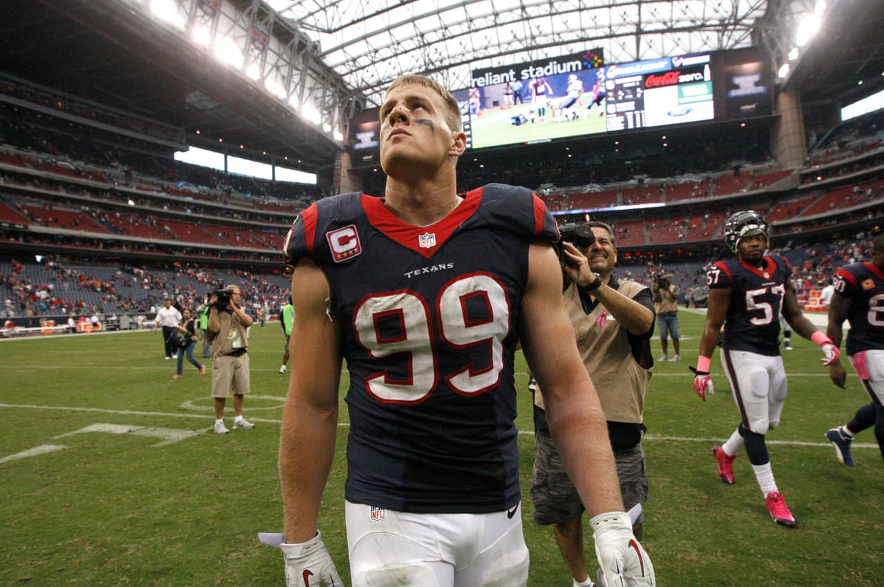 J.J. Watt apoya protestas en la NFL; Mayfield se arrodillará