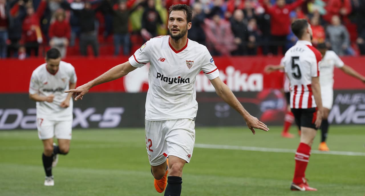 Al minuto 32, el 'Mudo' Vázquez se encargó de ampliar la ventaja a favor del club hispalense.