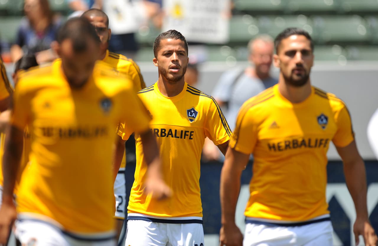 Gio hace el calentamiento previo al partido con Seattle Sounders, la afición enloqueció al verlo en cancha nuevamente.
