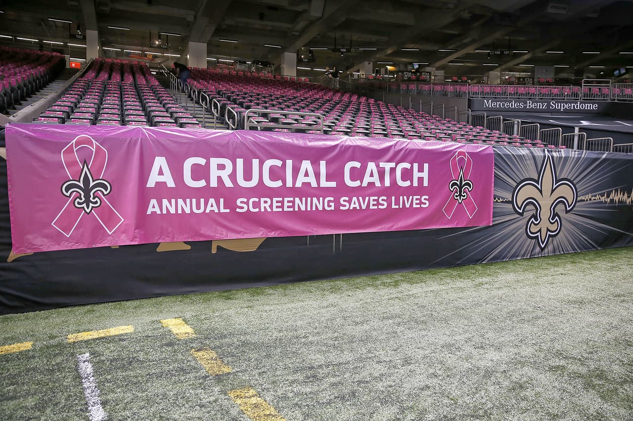 Empezó el mes de la concientización del cáncer de mama y la NFL se pintó de rosa en apoyo a tan noble causa. Checa las mejores imágenes.