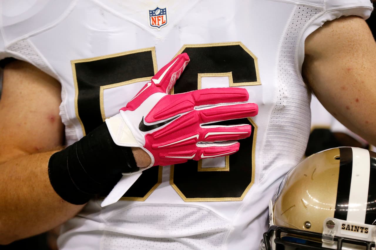 Empezó el mes de la concientización del cáncer de mama y la NFL se pintó de rosa en apoyo a tan noble causa. Checa las mejores imágenes.