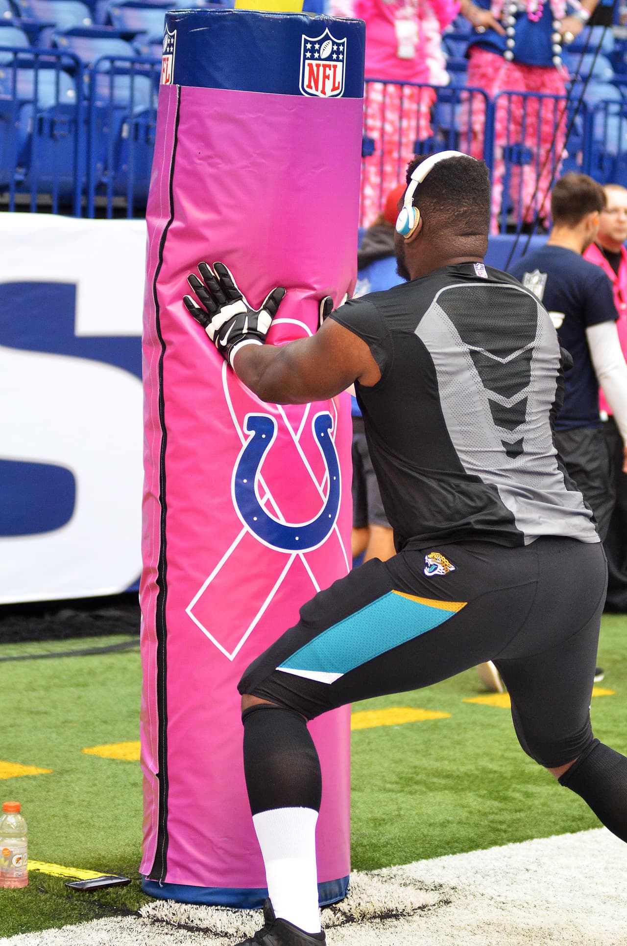 Empezó el mes de la concientización del cáncer de mama y la NFL se pintó de rosa en apoyo a tan noble causa. Checa las mejores imágenes.