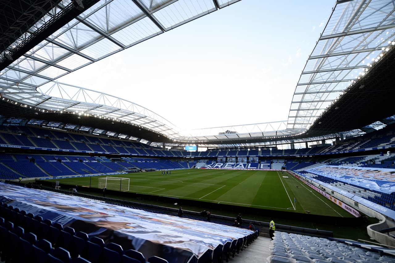 Impecables condiciones de la cancha y un clima inmejorable para la práctica del futbol, aunque los aficionados son la parte esencial del deporte.