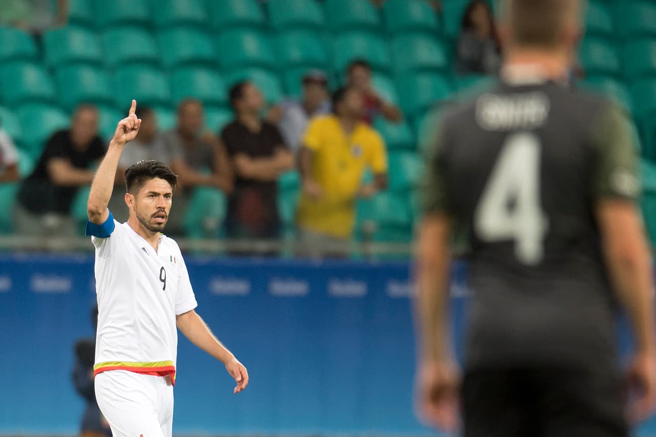 Para los Olímpicos de Río 2016 volvió a vestirse con la playera de México y se reportó con un gol, nada más y nada menos que ante Alemania.