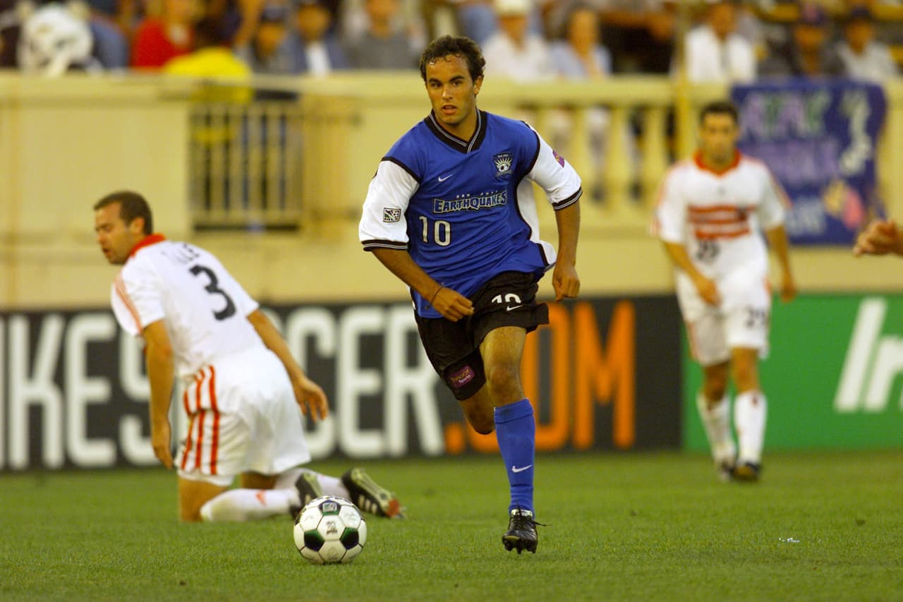 Los cuatro goles de Landon Donovan en el 2001, los primeros 19 minutos del juego fueron un éxito por parte del Capitán América que marcó tres goles pero en un encuentro que terminó con un emocionante empate de 6-6, el último gol del partido fue hecho por el estadounidense.