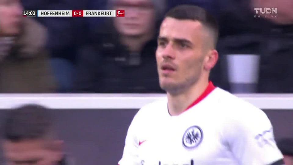 Tiro desviado de David Abraham