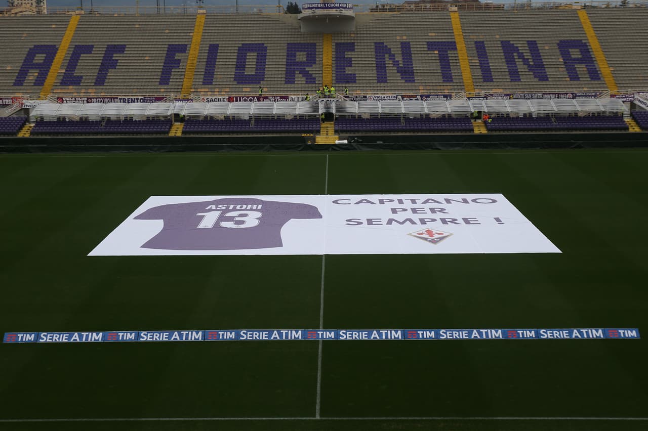 Fiorentina se despidió de Davide Astori tras su muerte en el triunfo 1-0 contra Benevento en la fecha 28 de Serie A con diferentes muestras de conmemoración y cariño al que será el eterno capitán.