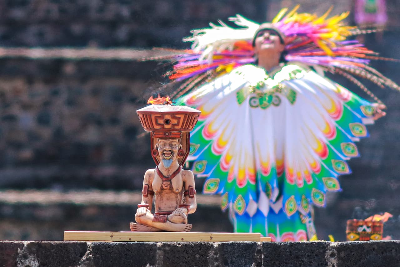 La llama que arderá en el pebetero de los Juegos Panamericanos de Lima 2019 fue creada en la ceremonia del fuego nuevo, ritual celebrado a la manera de la civilización Mexicas en las pirámides de Teotihuacán.