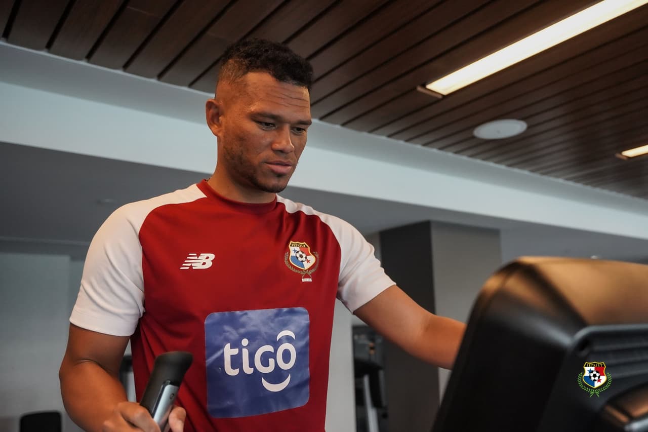 Panamá convoca a Rolando Blackburn por positivo de Waterman