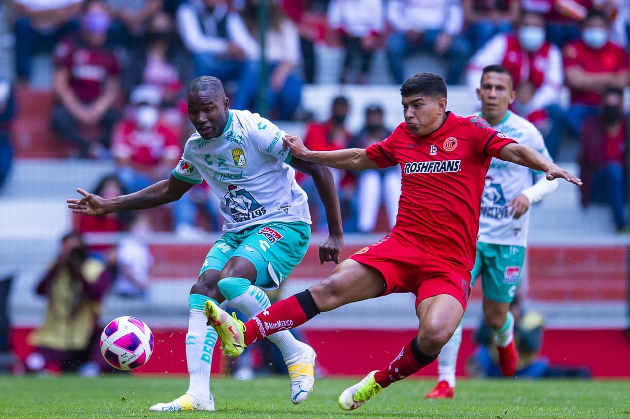 Toluca y León dejan las artillerías en casa y se conforman con empate 0-0.