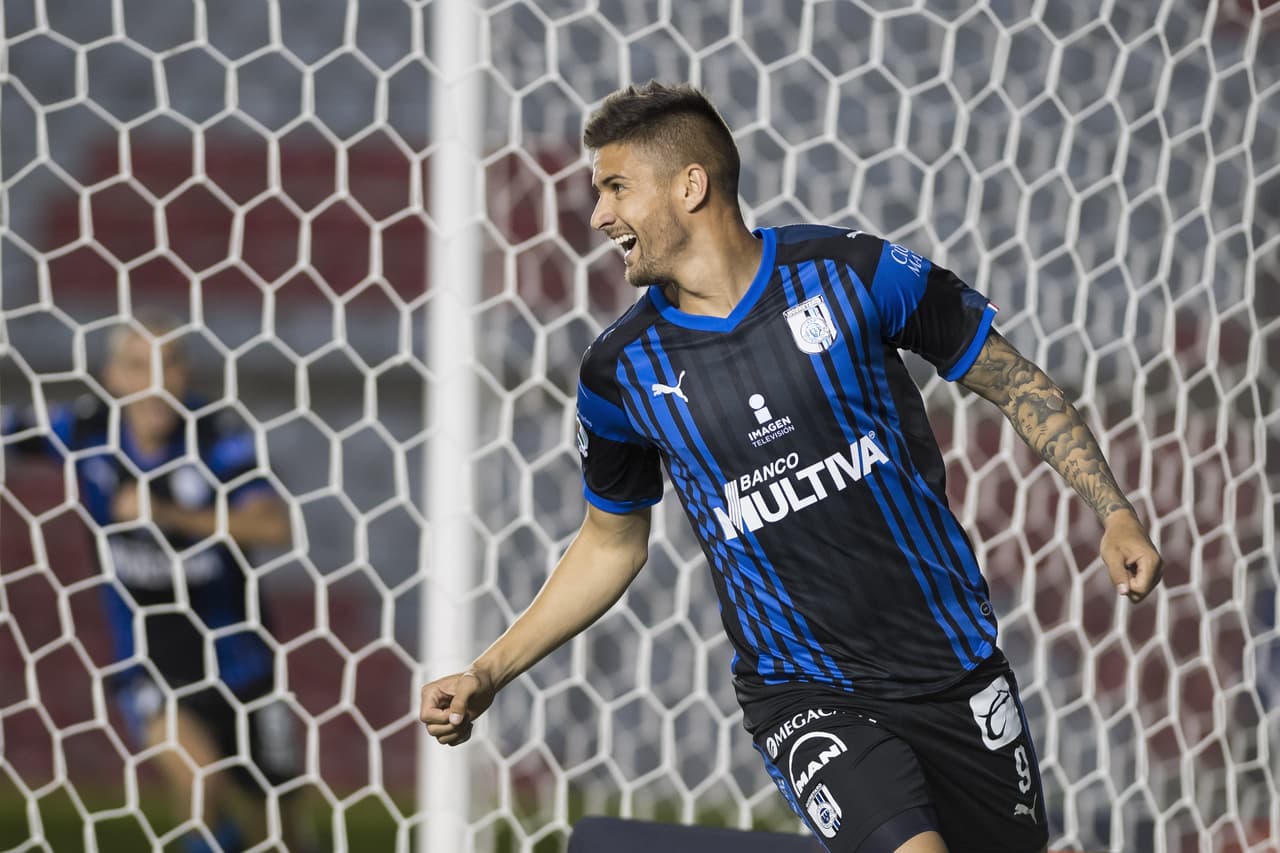 <b>Delantero:</b> Everaldo Stum (Querétaro, -1)