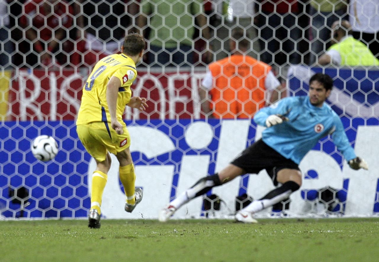 La clasificación a cuartos de final se definió por penaltis y afortunadamente Ucrania no dilató mucho esta definición, que dicho sea de paso apenas acertó dos veces para ganar el equipo ucraniano.