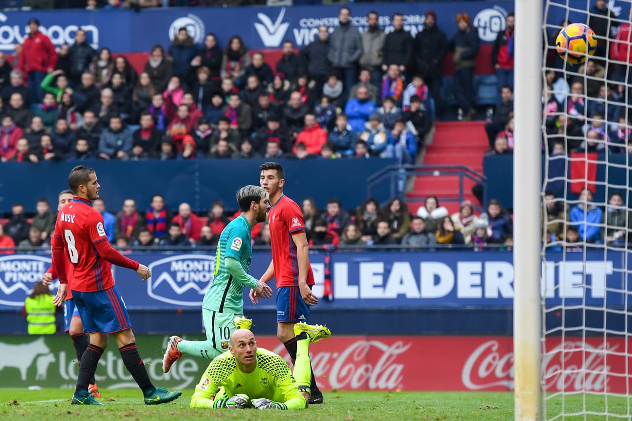 Osasuna, muy castigado físicamente, no tuvo capacidad de reacción, aunque buscó el gol en ocasiones de Sergio León y Alex Berenguer que desbarató Ter Stegen.