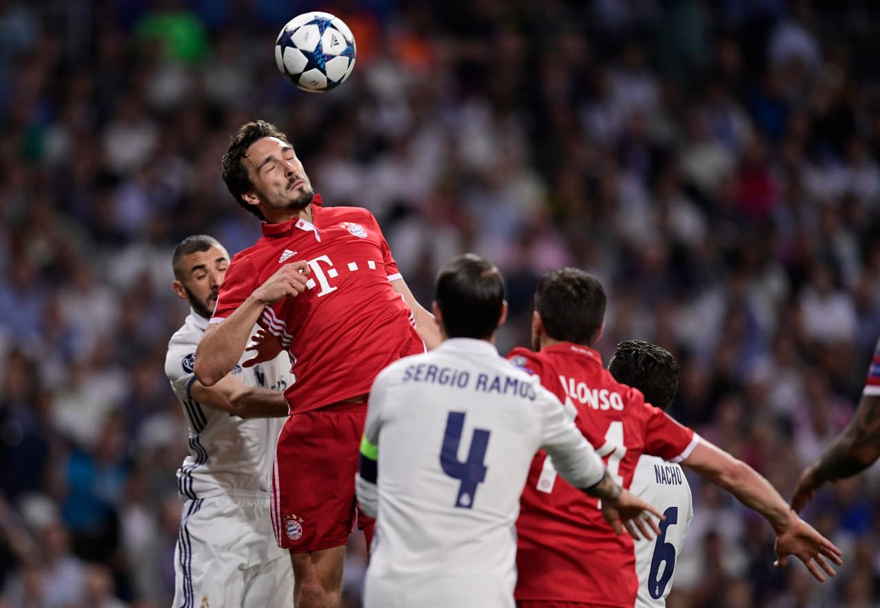 Bayern Munich aguantó la embestida del local, pero sabía que tenía que anotar un tanto más. Resistía pero al atacar dejó espacios.