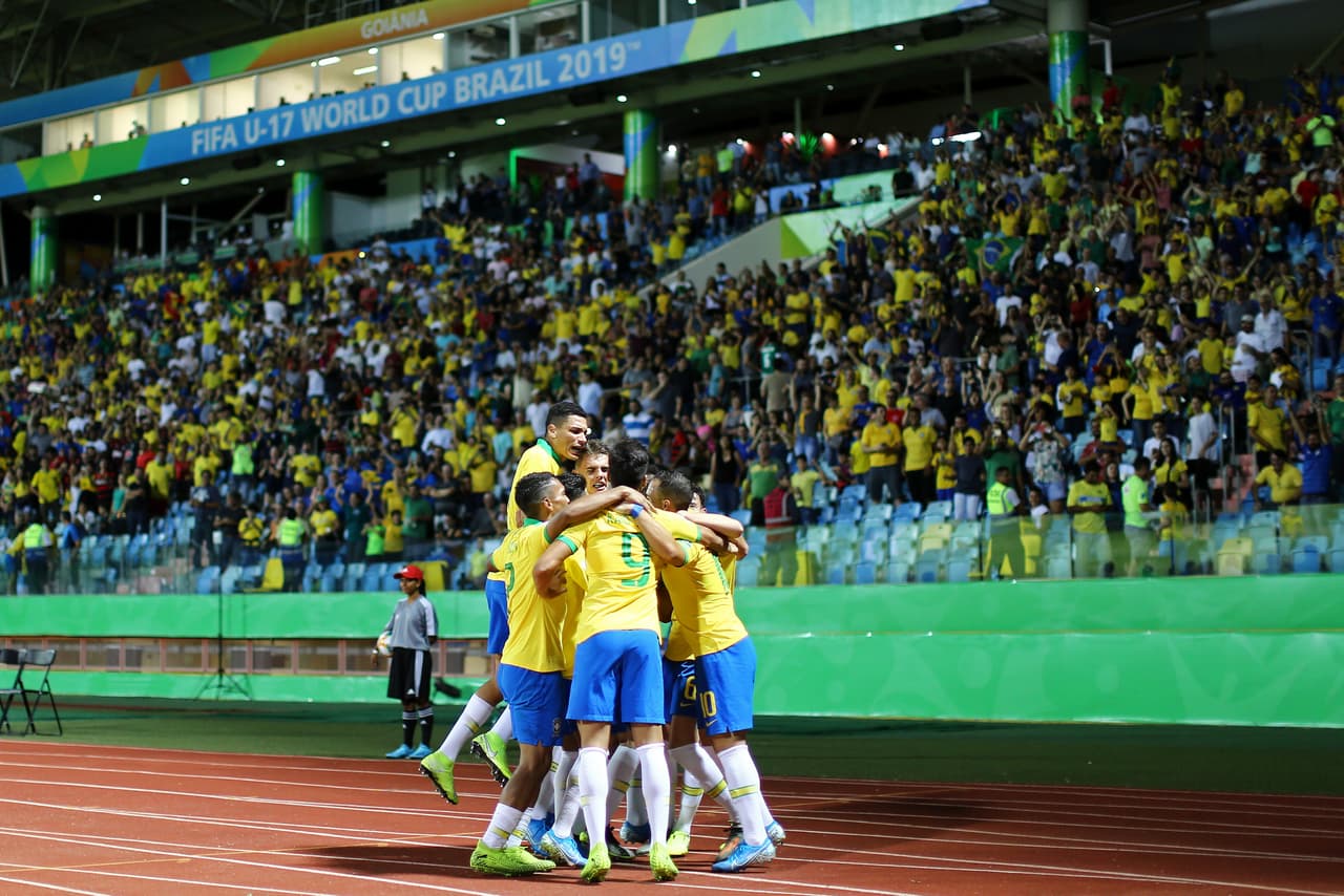 Brasil 2-0 Italia. Con goles de Patryck y João Peglow, la verdeamarela vence 2-0 a Italia y avanza a semifinales.