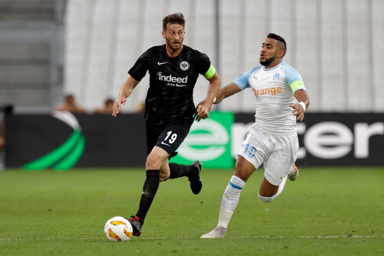 Eintracht Frankfurt no inscribió para la fase de grupos de la Europa League a los mexicanos Marco Fabian y Carlos Salcedo, por lo que no estarán en esta fase.