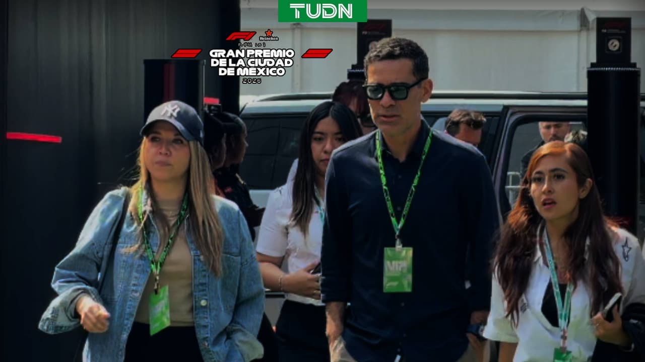 Colapinto presume jersey de México y Argentina previo al GP de México
