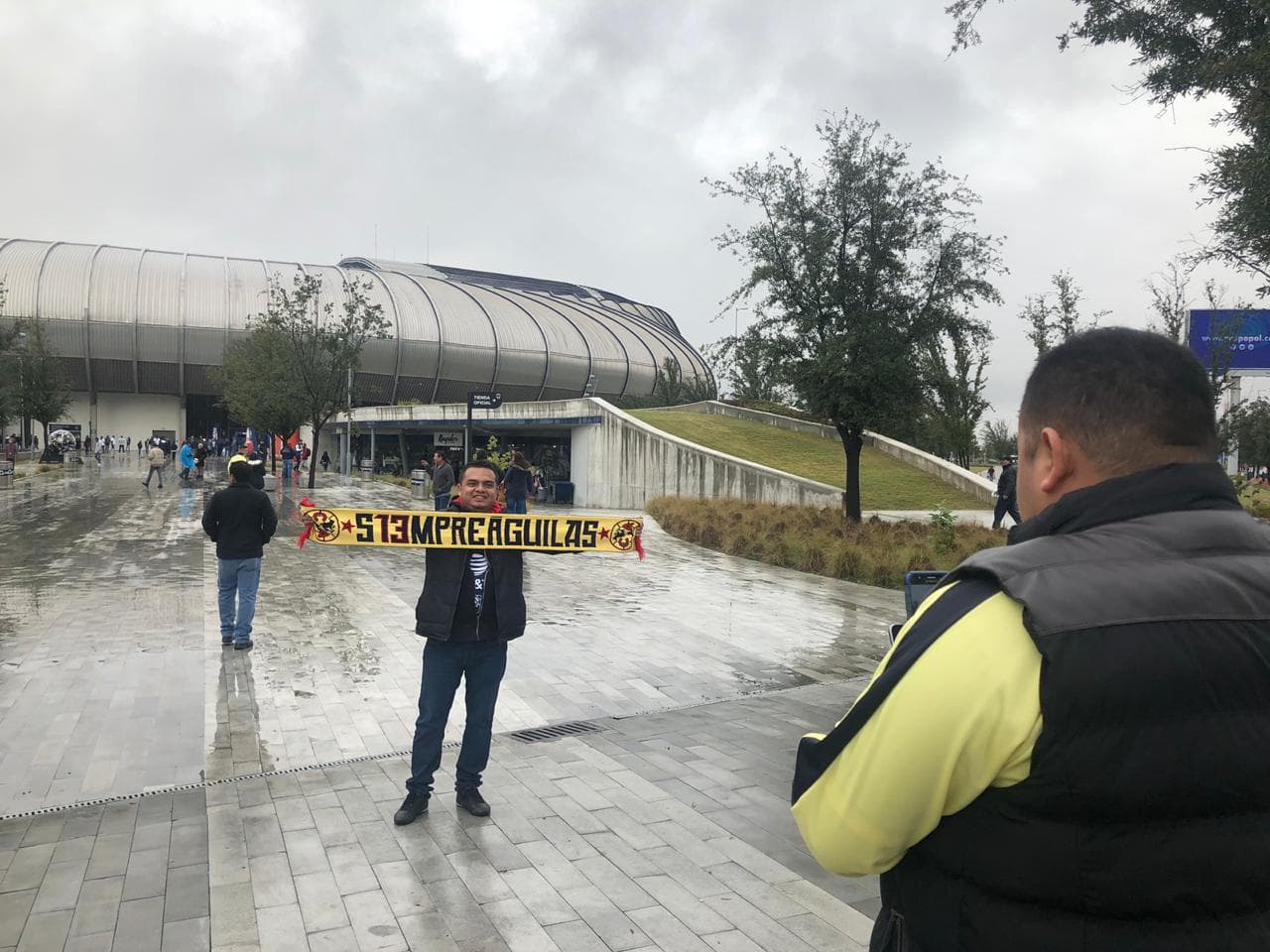 Los fanáticos del América llegaron desde temprano al Estadio Bancomer para el encuentro.