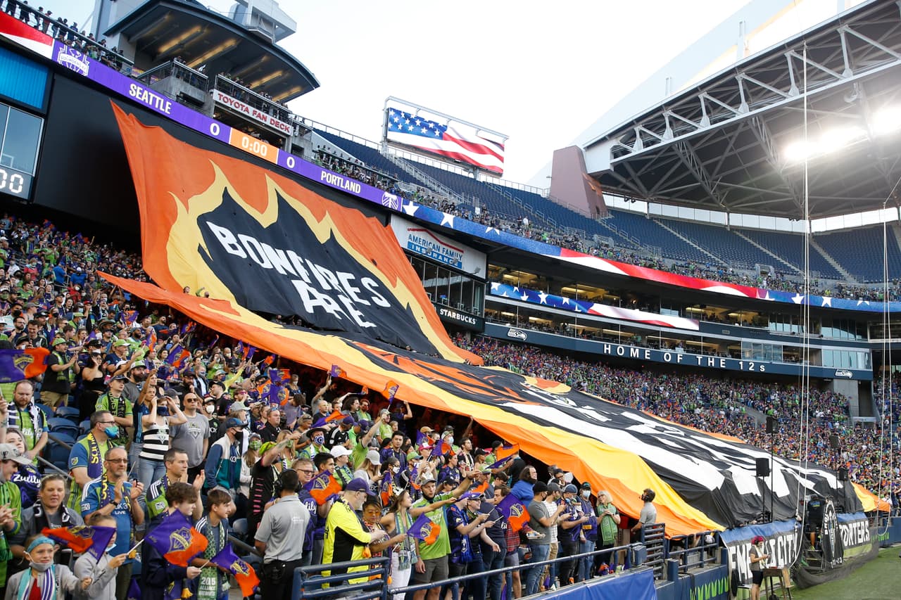 Con tifos y color, la preparación fue estupenda en varios estadios.
<br>
