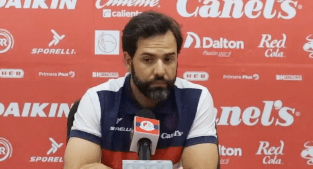 ¡Y lo que falta! Leal advierte que el líder todavía no ha usado sus variantes