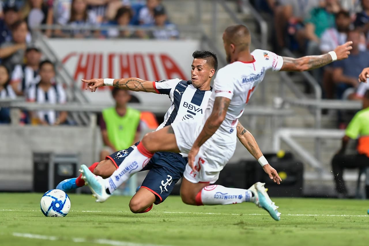 La intensidad en la lucha por el esférico durante el Monterrey - Toluca.
