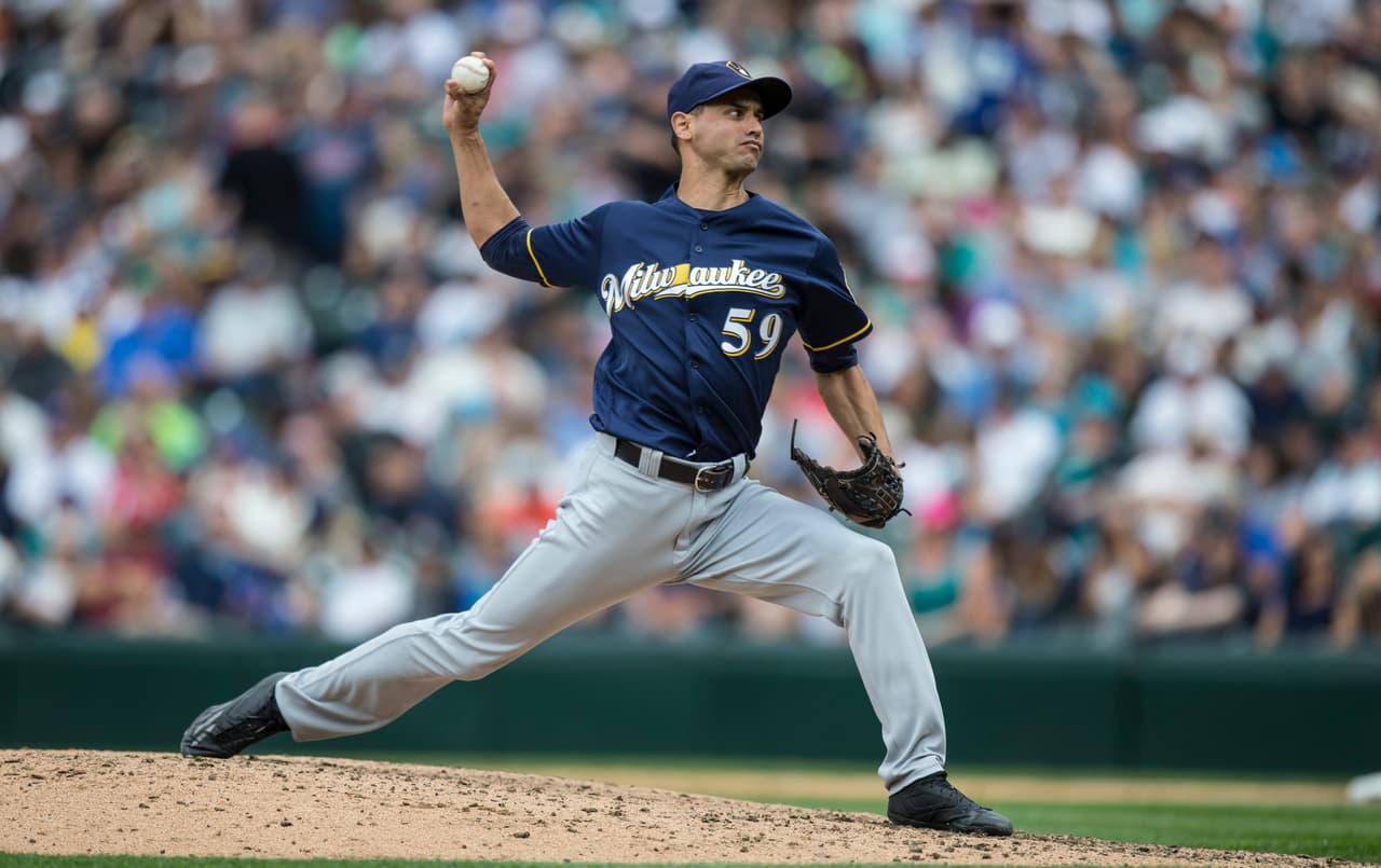 Carlos Torres jugará su séptima temporada en Grandes Ligas. Buscará consolidarse en el relevo de los Cerveceros de Milwaukee.