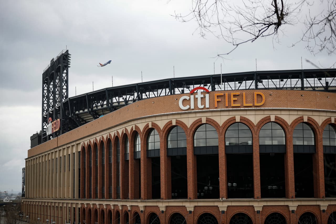 Gobernador de Nueva York llama a Mets y Yankees a entrenar en casa
