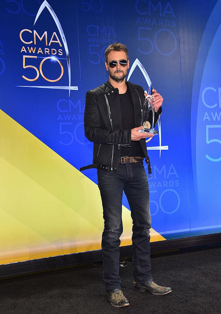 Cabe recordar que WAWA es sordo, por lo que su interpretación será en lenguaje de signos americano.