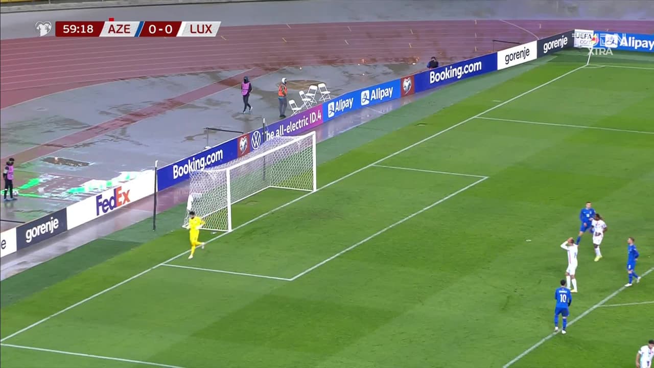 ¡TIRO ATAJADO! disparo por Olivier Thill.