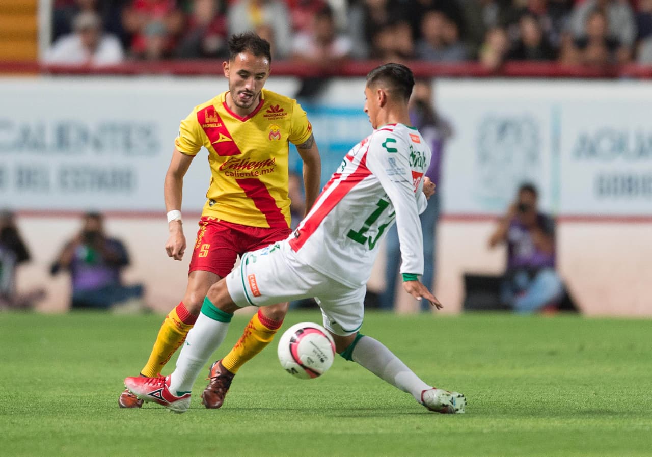 Necaxa siguió presionando y Morelia defendiendo su ventaja el resto del encuentro. Y seguramente, los seguidores del Atlas esperando por el final del encuentro.