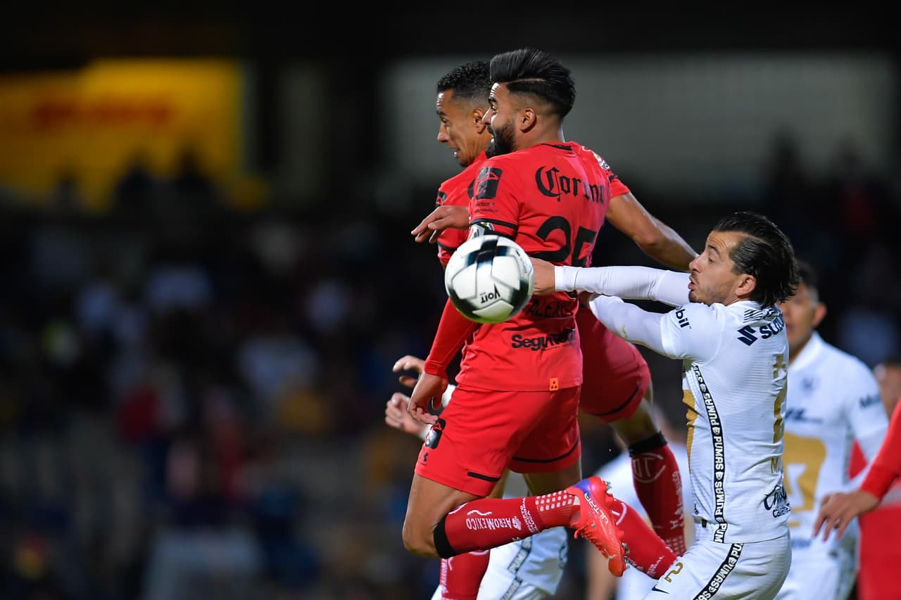 De la mano de sus jugadores brasileños los Pumas golearon al Toluca.