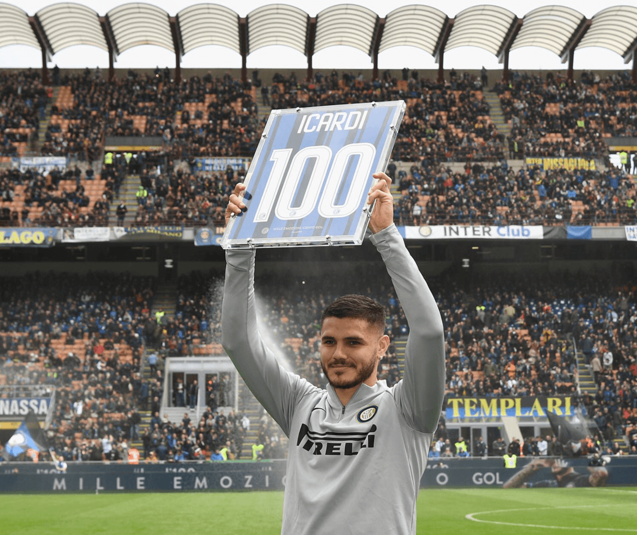 Durante su partido 100 en la Serie A, le anotó un gol al Frosinone Calcio.