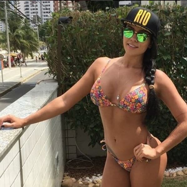 Le espectacular y exuberante modelo brasileña cumplió su promesa de desnudarse si el Palmeiras ganaba la Copa de Brasil, luego de que su equipo favorito derrotara a Santos en la final.