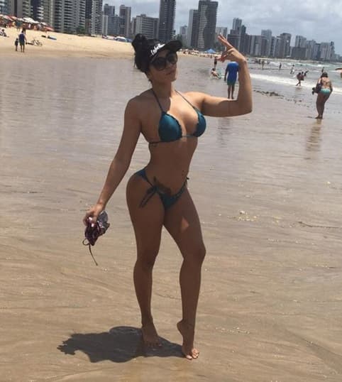 Le espectacular y exuberante modelo brasileña cumplió su promesa de desnudarse si el Palmeiras ganaba la Copa de Brasil, luego de que su equipo favorito derrotara a Santos en la final.