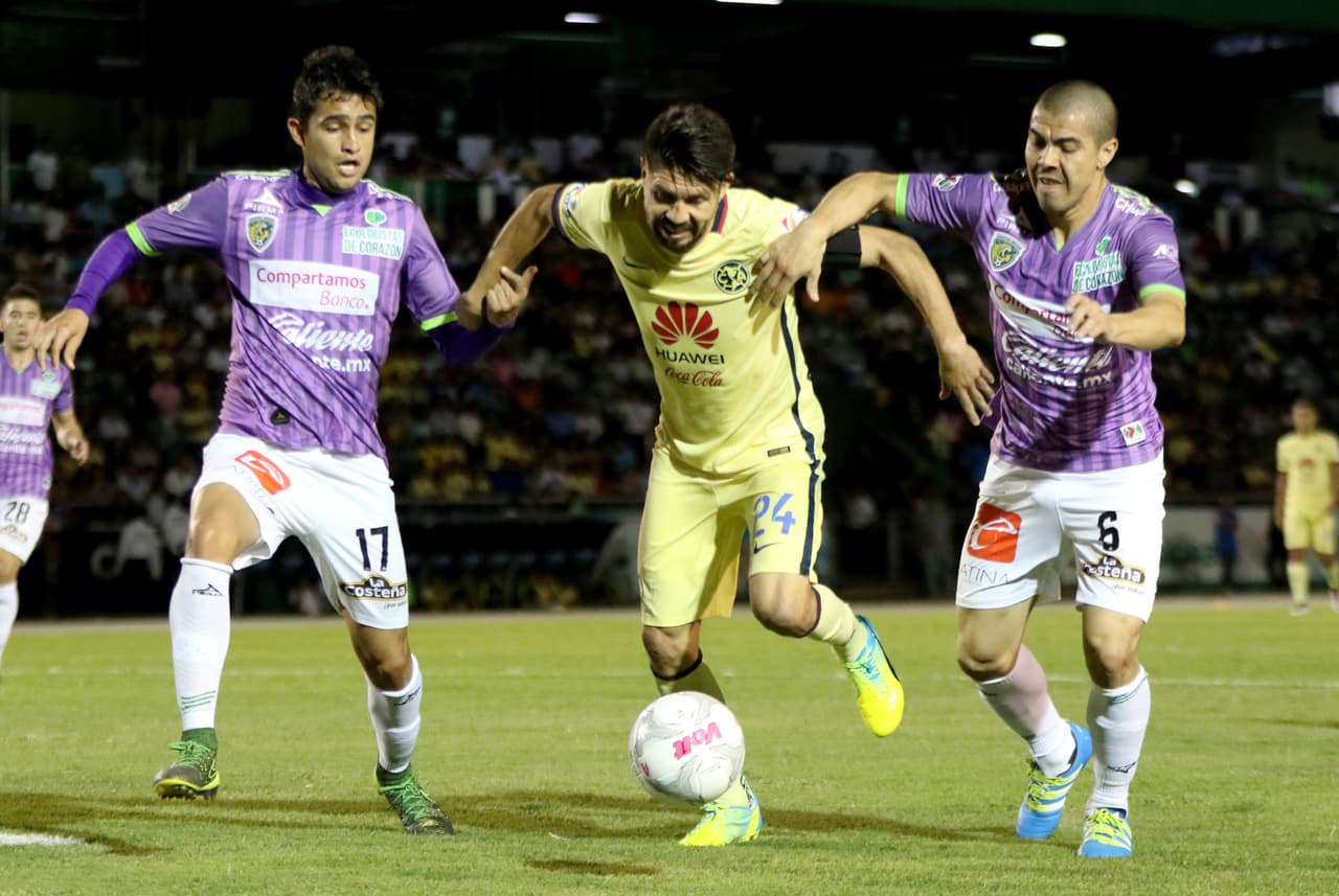 Oribe Peralta - América.- El delantero de las Águilas volvió a entrar dentro del Top 10, gracias a un gol por de penalti en la victoria 0-2 sobre el cuadro chiapaneco. Sumando 10 puntos en esta fecha, mientras que su valor en el UD Fantasy es de $11 millones.