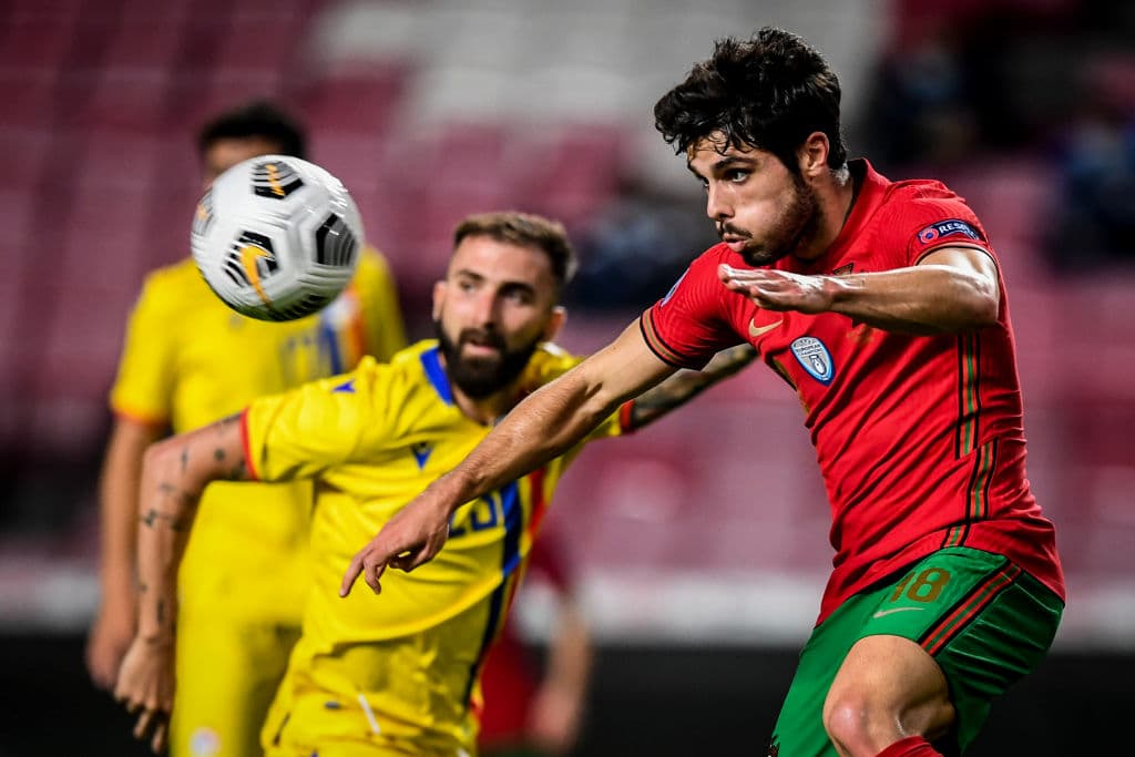 Hubo lluvia de goles en el Estadio Luz de Lisboa, pues el equipo local anotó siete goles ante Andorra. Cristiano Ronaldo, mejor que nunca tras dar positivo a COVID-19, anotó su gol número 102. Los autores de goles fueron Pedro Neto, doblete de Joao Paulo, Renato Sanchez, Emili Garcia y Joao Felix.